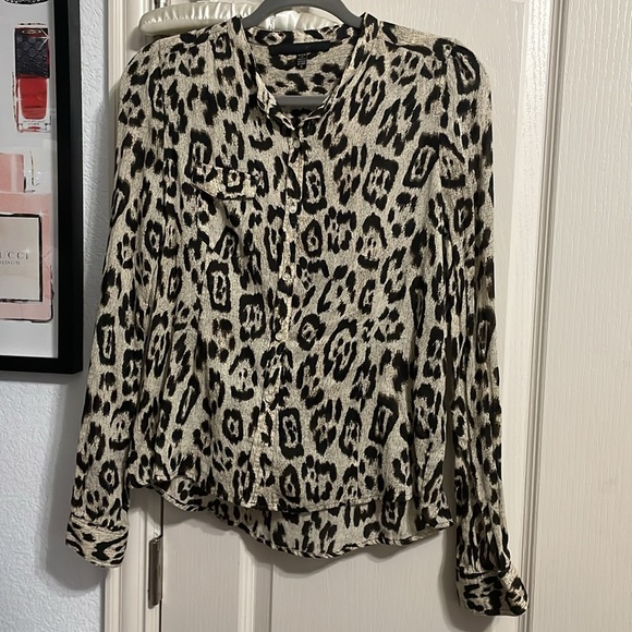 💖 Joe's Jeans Animal Print Button Down - Picture 2 of 6